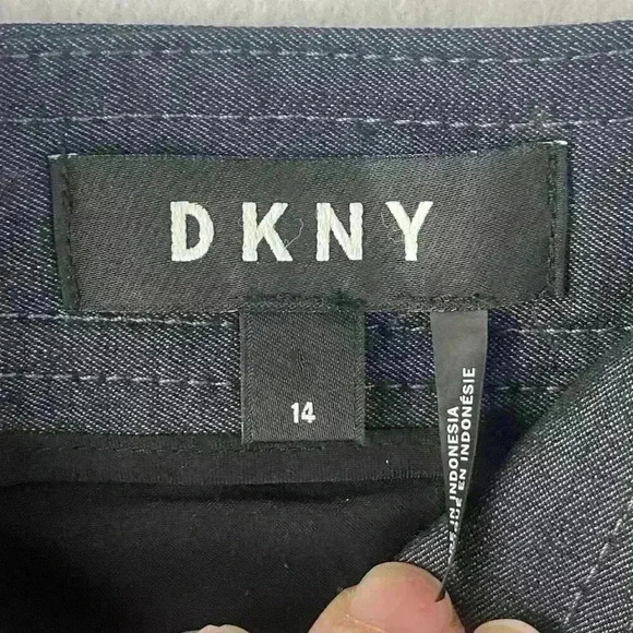DKNY Women's Dark Denim Wrap Above Knee Front Slit Zipper Back Skirt Size 14 - Picture 6 of 9